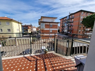 zoom immagine (Appartamento 100 mq, soggiorno, 3 camere, zona Sant'Egidio)