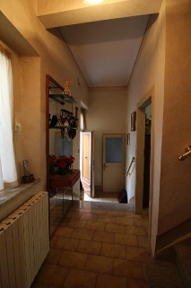 zoom immagine (Casa a schiera 90 mq, soggiorno, 2 camere, zona Ostra)