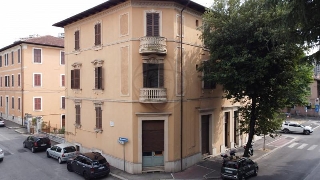 zoom immagine (Palazzo 370 mq, soggiorno, 11 camere, zona Città giardino)
