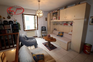 zoom immagine (Appartamento 90 mq, soggiorno, 2 camere, zona Bucine - Centro)