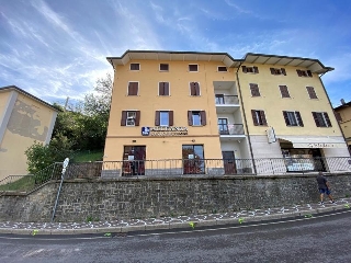 zoom immagine (Castelnovo monti centro: negozio/ufficio al piano terra)