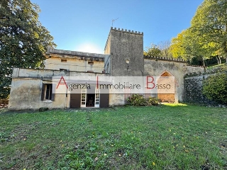 zoom immagine (Villa 1000 mq, soggiorno, 8 camere, zona Montegrotto Terme)