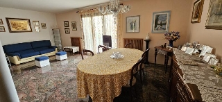 zoom immagine (Casa a schiera 210 mq, soggiorno, 3 camere, zona Ponte di Brenta)
