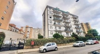 zoom immagine (Appartamento 110 mq, soggiorno, 2 camere, zona Villaggio Santa Rosalia)