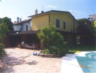 zoom immagine (Casa a schiera 1672 mq, soggiorno, 3 camere, zona Bolzano Vicentino)