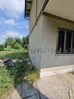 zoom immagine (Casa singola 140 mq, soggiorno, 4 camere, zona Mirano)