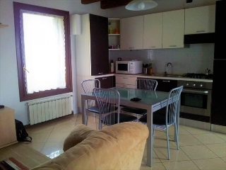 zoom immagine (Appartamento 45 mq, soggiorno, 1 camera, zona Badia Polesine - Centro)