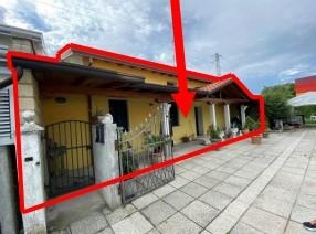 zoom immagine (Casa singola 103 mq, soggiorno, 3 camere, zona Borgomeduna)