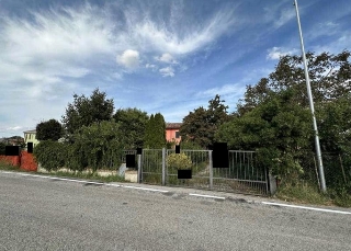 zoom immagine (Casa a schiera 138 mq, soggiorno, 2 camere, zona Rovigo)