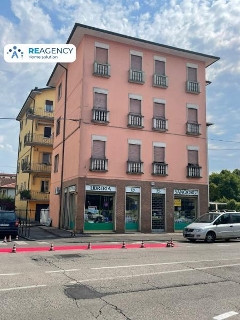 zoom immagine (Appartamento 100 mq, soggiorno, 2 camere, zona Viale Trieste)