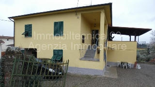 zoom immagine (Appartamento 80 mq, soggiorno, 1 camera, zona Monte San Savino)