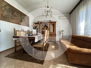 zoom immagine (Casa singola, soggiorno, 2 camere, zona Sant'Eufemia)