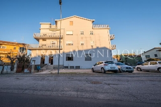 zoom immagine (Ufficio 125 mq, zona Comacchio)