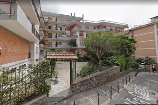 zoom immagine (Appartamento 145 mq, soggiorno, 3 camere, zona Portici)