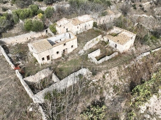 zoom immagine (Rustico 200 mq, 3 camere, zona San Giacomo)