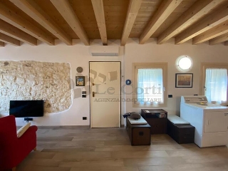 zoom immagine (Rustico 399 mq, soggiorno, 3 camere, zona Costozza)
