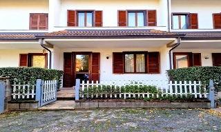 zoom immagine (Casa a schiera 160 mq, soggiorno, 3 camere, zona Lugagnano Val d'Arda)
